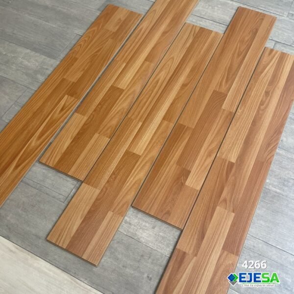 PISO LAMINADO 4266 – 2.911 m2 – 1.219×19.9 CM