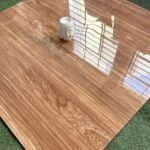 PORCELANATO MADERA CEDRITO 60X60cm – 1.44m2 – VITRIFICADO - Imagen 3