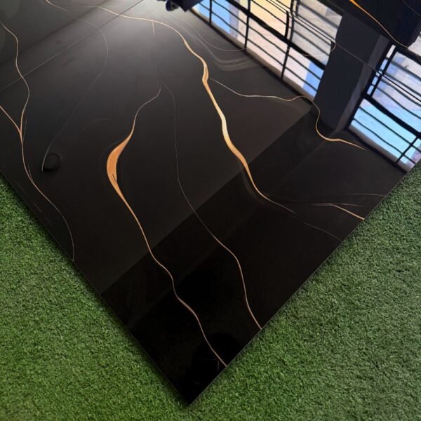 PORCELANATO BLACK GOLD 60X60cm – 1.44m2 – VITRIFICADO - Imagen 4